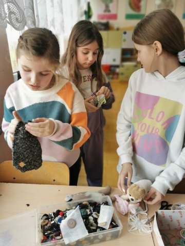 b_1024_768_0_00_images_2022_2023_Swietlica_krawiectwo_334969617_938936530884840_7871862662518614184_n